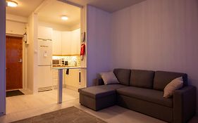 Cozy Apartment By The Sea 2 Rooms Free Private Parking